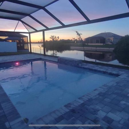 Newly Built Villa Ballerina With Heated Pool And Incredible View Into Beautiful Arrowheadcanal Cape Coral Exteriör bild
