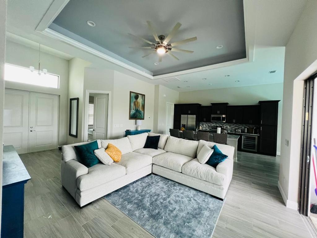 Newly Built Villa Ballerina With Heated Pool And Incredible View Into Beautiful Arrowheadcanal Cape Coral Exteriör bild
