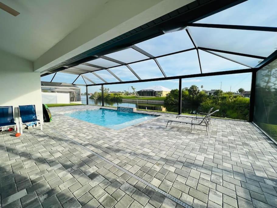 Newly Built Villa Ballerina With Heated Pool And Incredible View Into Beautiful Arrowheadcanal Cape Coral Exteriör bild