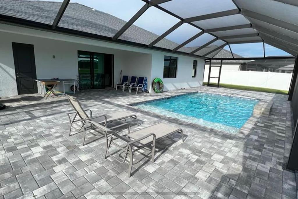 Newly Built Villa Ballerina With Heated Pool And Incredible View Into Beautiful Arrowheadcanal Cape Coral Exteriör bild