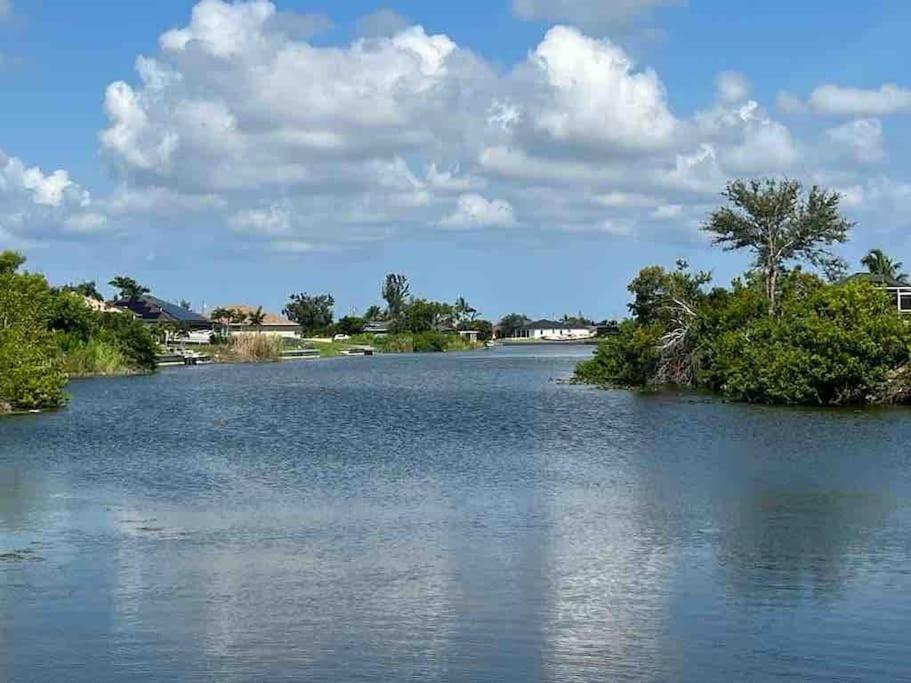 Newly Built Villa Ballerina With Heated Pool And Incredible View Into Beautiful Arrowheadcanal Cape Coral Exteriör bild
